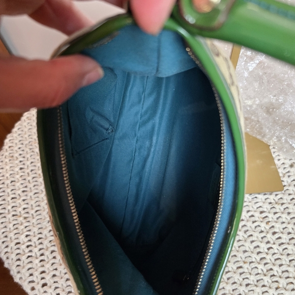 Gucci Abbey Hobo PM - Picture 10 of 14